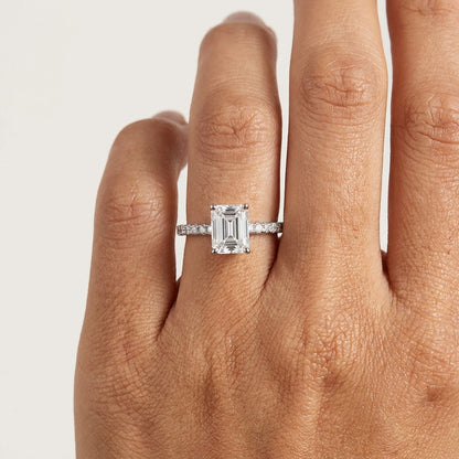 Anel Esmeralda Moissanite Cravejado Banhado a Ouro 18k