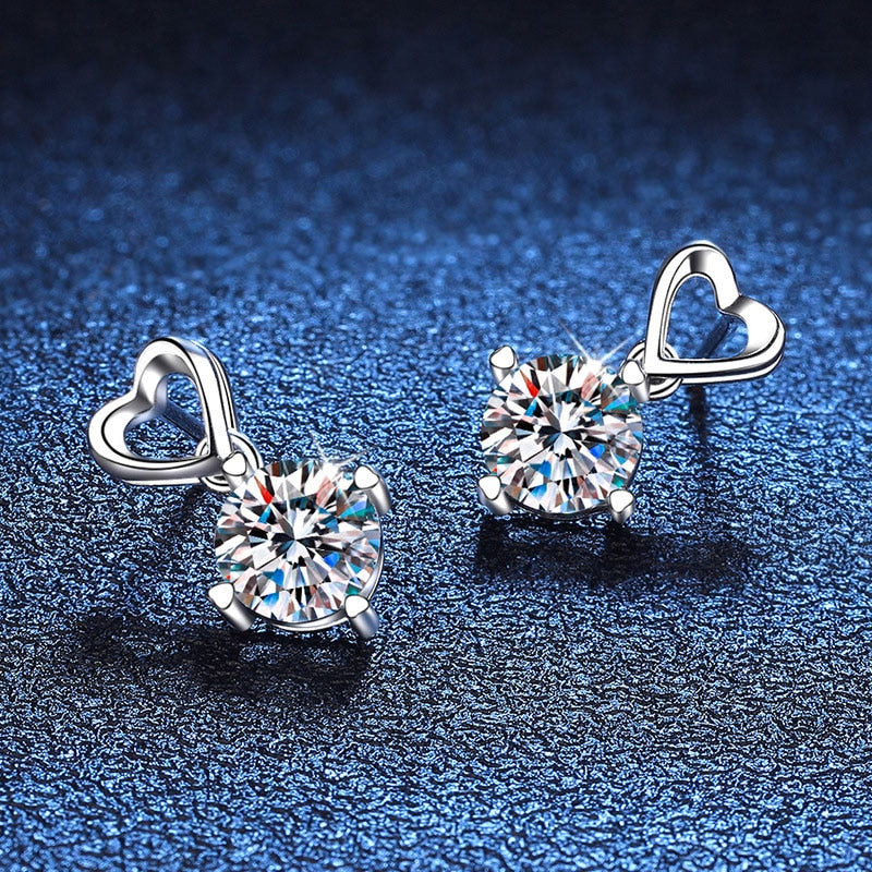Brinco Coração Moissanite em Prata Folheado à Ouro 18k - Loratta 