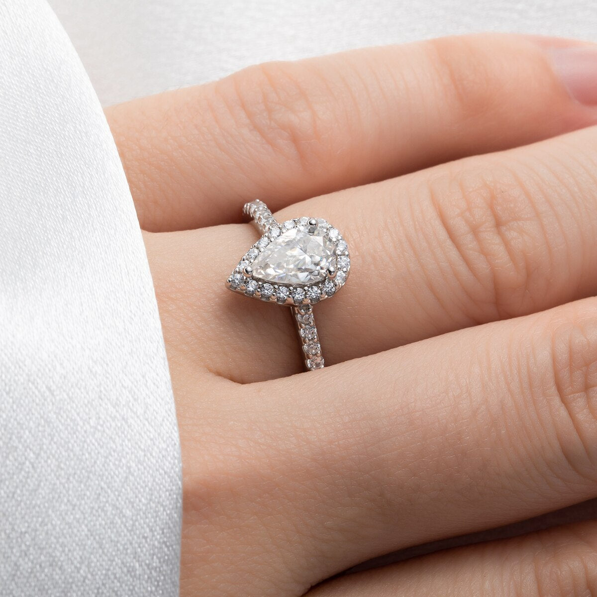 Anel Gota Moissanite Cravejado - Loratta 